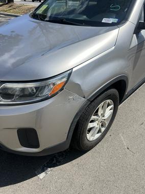 Silver 2014 Kia Sorento LX