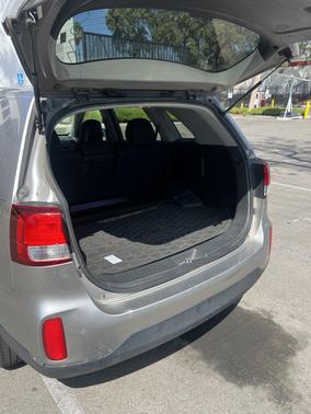 Silver 2014 Kia Sorento LX