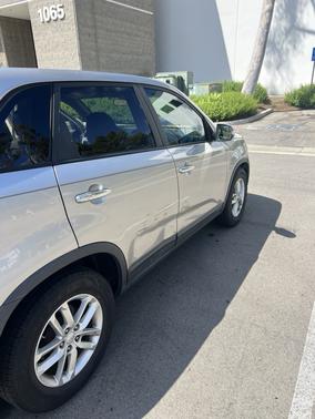 Silver 2014 Kia Sorento LX