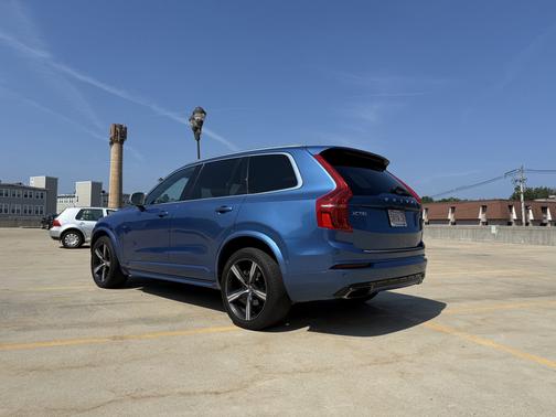 Blue 2017 Volvo XC90 T6 R-Design