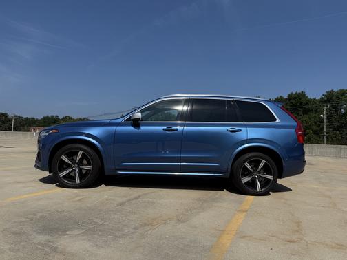 Blue 2017 Volvo XC90 T6 R-Design