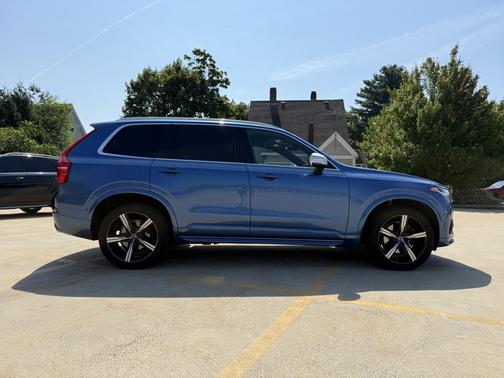 Blue 2017 Volvo XC90 T6 R-Design