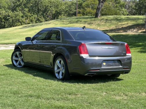 2016 Chrysler 300 Limited