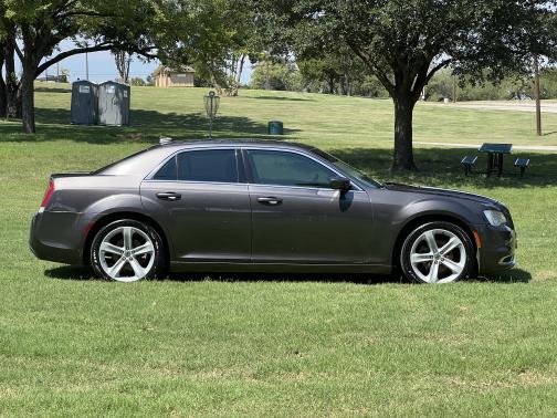 2016 Chrysler 300 Limited