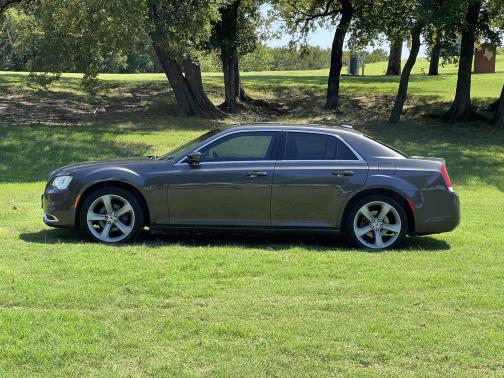 2016 Chrysler 300 Limited