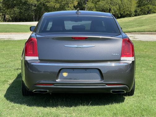 2016 Chrysler 300 Limited