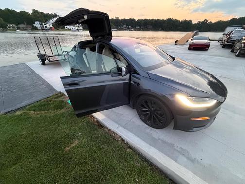 Gray 2023 Tesla Model X Base