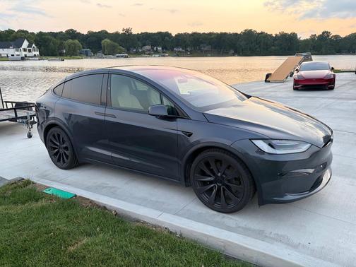 Gray 2023 Tesla Model X Base