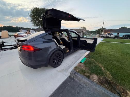 Gray 2023 Tesla Model X Base