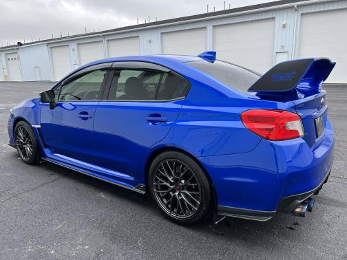 Photo 4 of 12 of 2017 Subaru WRX STI Base