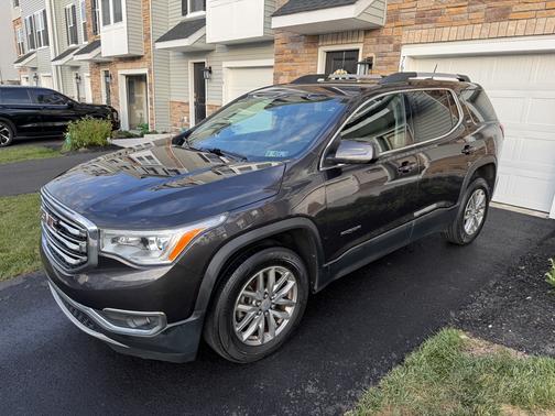 2017 GMC Acadia SLE-2
