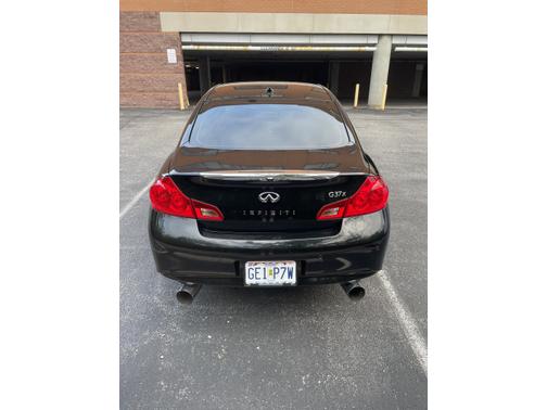 2010 INFINITI G37 x