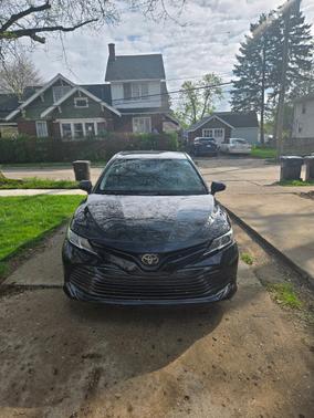 Black 2019 Toyota Camry LE