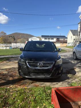2012 Volkswagen Routan SEL Premium