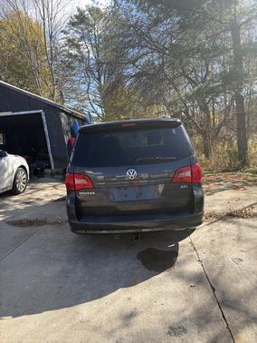 2012 Volkswagen Routan SEL Premium