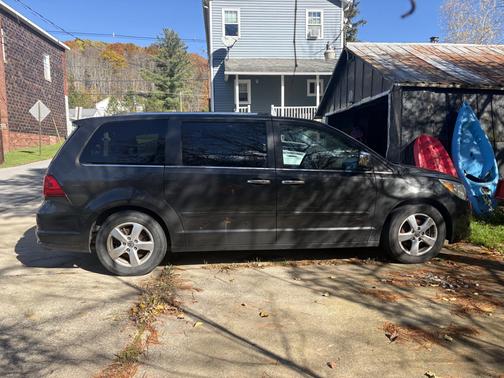 2012 Volkswagen Routan SEL Premium