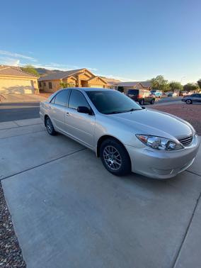 Gold 2005 Toyota Camry Base