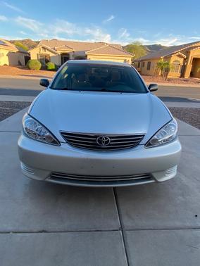 Gold 2005 Toyota Camry Base