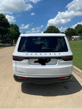 2023 Jeep Wagoneer Base