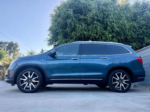 Blue 2019 Honda Pilot Touring 7-Passenger