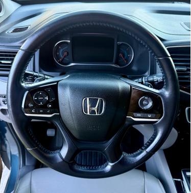 Blue 2019 Honda Pilot Touring 7-Passenger
