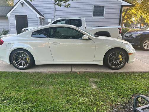 White 2007 INFINITI G35 Base