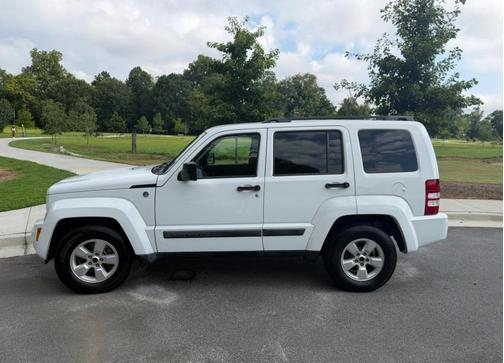 White 2011 Jeep Liberty Sport