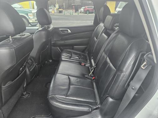 2013 Nissan Pathfinder SV