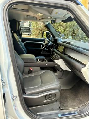 2024 Land Rover Defender 110 P300 S