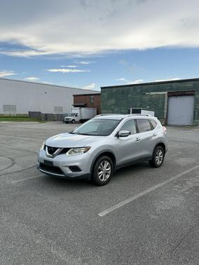 Silver 2016 Nissan Rogue SV