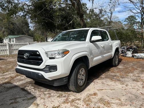 2017 Toyota Tacoma SR