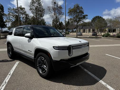 2025 Rivian R1S Adventure Dual-Motor Standard Pack