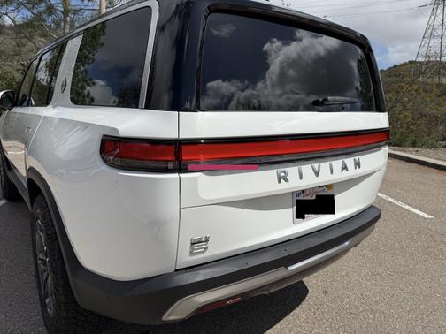 2025 Rivian R1S Adventure Dual-Motor Standard Pack