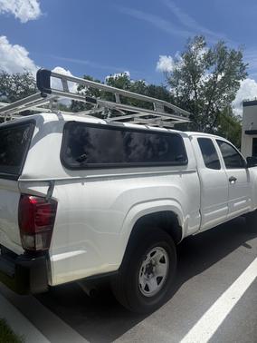 White 2018 Toyota Tacoma SR