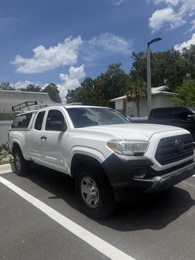 White 2018 Toyota Tacoma SR