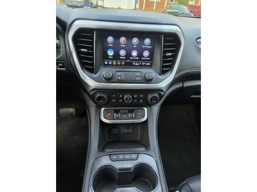 White 2023 GMC Acadia SLT