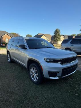 Silver 2022 Jeep Grand Cherokee L Limited