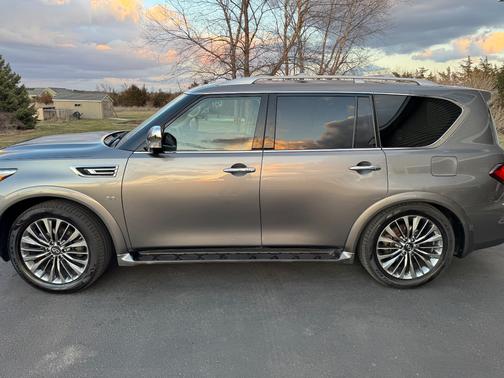2018 INFINITI QX80 Base