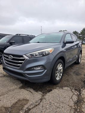 Gray 2016 Hyundai TUCSON SE