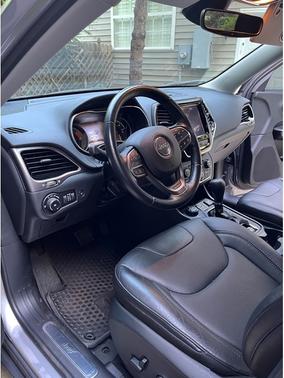 Gray 2020 Jeep Cherokee Limited