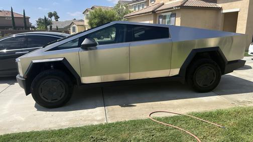 2025 Tesla Cybertruck AWD