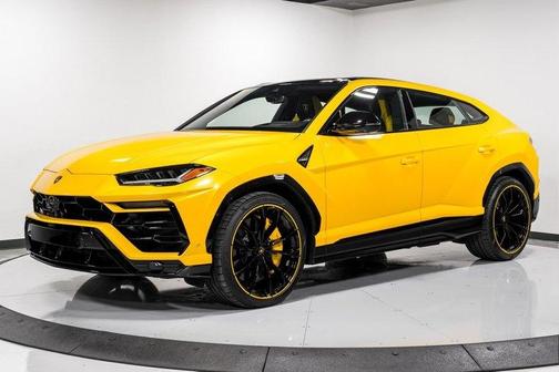 2021 Lamborghini Urus Pearl Capsule