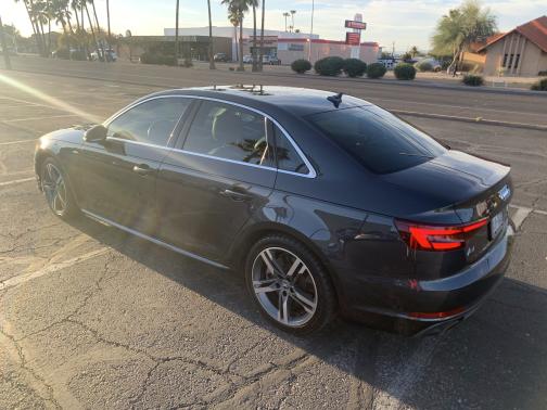 Photo 3 of 10 of 2018 Audi A4 2.0T Premium