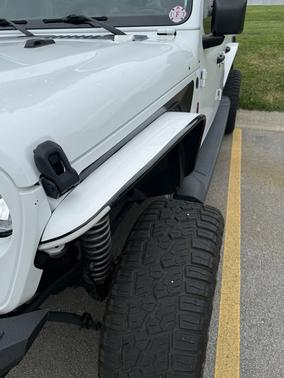 White 2021 Jeep Gladiator Sport S