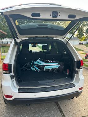 White 2018 Jeep Grand Cherokee Upland