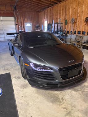 Gray 2009 Audi R8 4.2 quattro