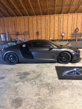 Gray 2009 Audi R8 4.2 quattro