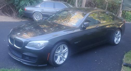 Gray 2011 BMW 750 i