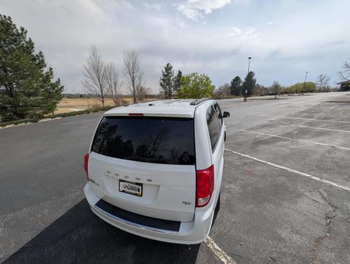White 2016 Dodge Grand Caravan R/T