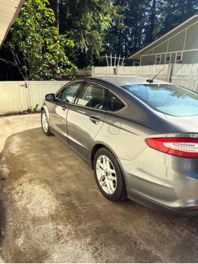 Gray 2013 Ford Fusion SE